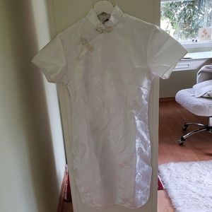 White traditional Chinese dress qipao